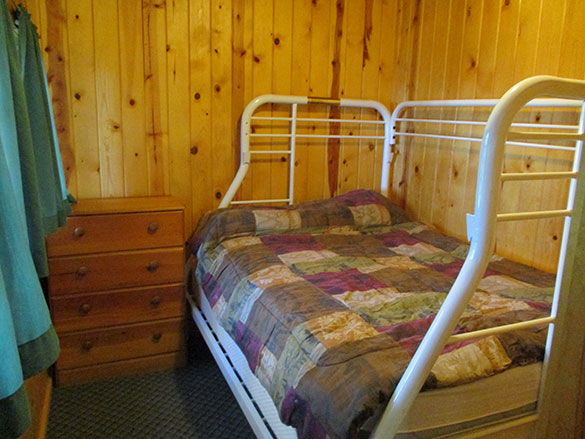Cabin 3: Bedroom 2