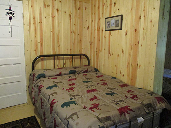 Cabin 4: Bedroom 3