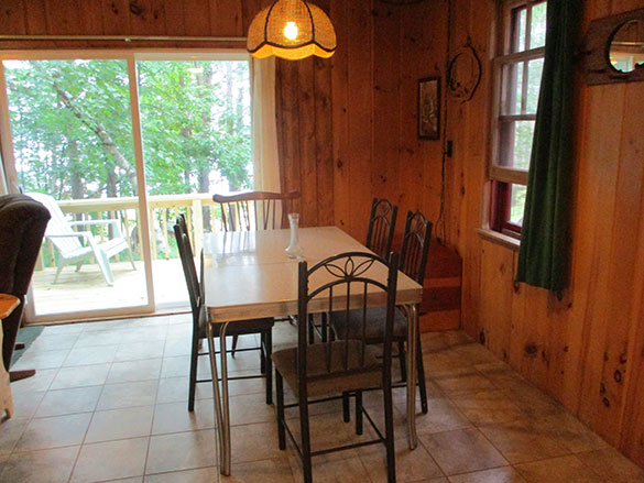 Cabin 5: Living Area